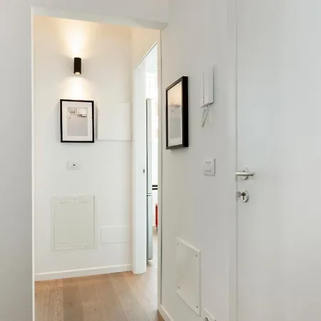 Apartment Joivy Contemporary In Historical Giambellino-lorenteggio Milan