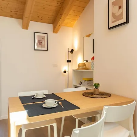 Joivy Contemporary In Historical Giambellino-lorenteggio * Milan