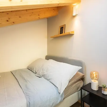 Joivy Contemporary In Historical Giambellino-lorenteggio Appartement