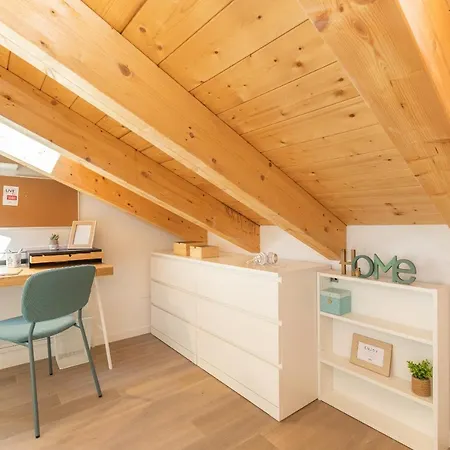 Joivy Contemporary In Historical Giambellino-lorenteggio Appartement Milaan